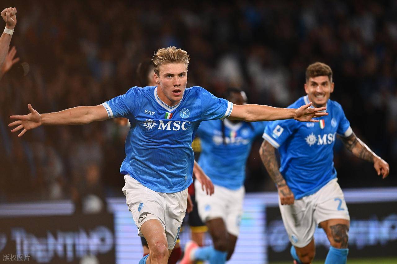 中欧 -包含转会期那不勒斯备战欧联，队长鼓劲细节曝光，引发热议，更衣室氛围转暖的词条